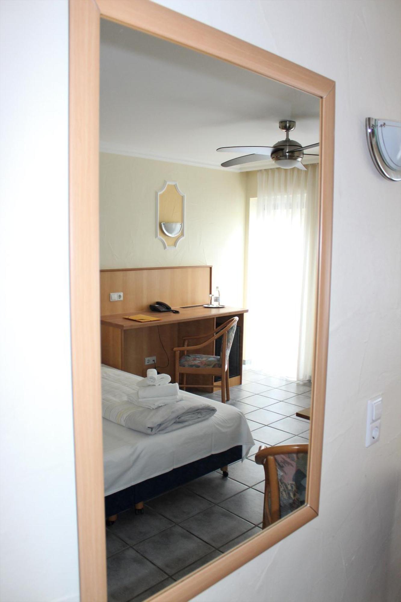 Hotel America Ramstein-Miesenbach Room photo